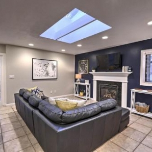 Фотография гостевого дома Expansive Flagstaff Family Retreat with Media Room!