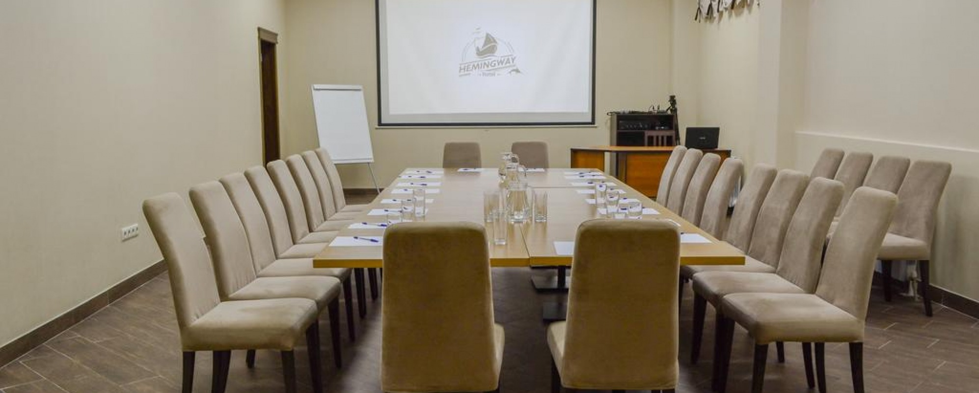 Фотографии конференц-зала Хемингуэй
