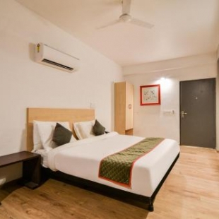 Фотография гостиницы OYO Townhouse 263 Hotel Luxurs Shri Gopal Nagar
