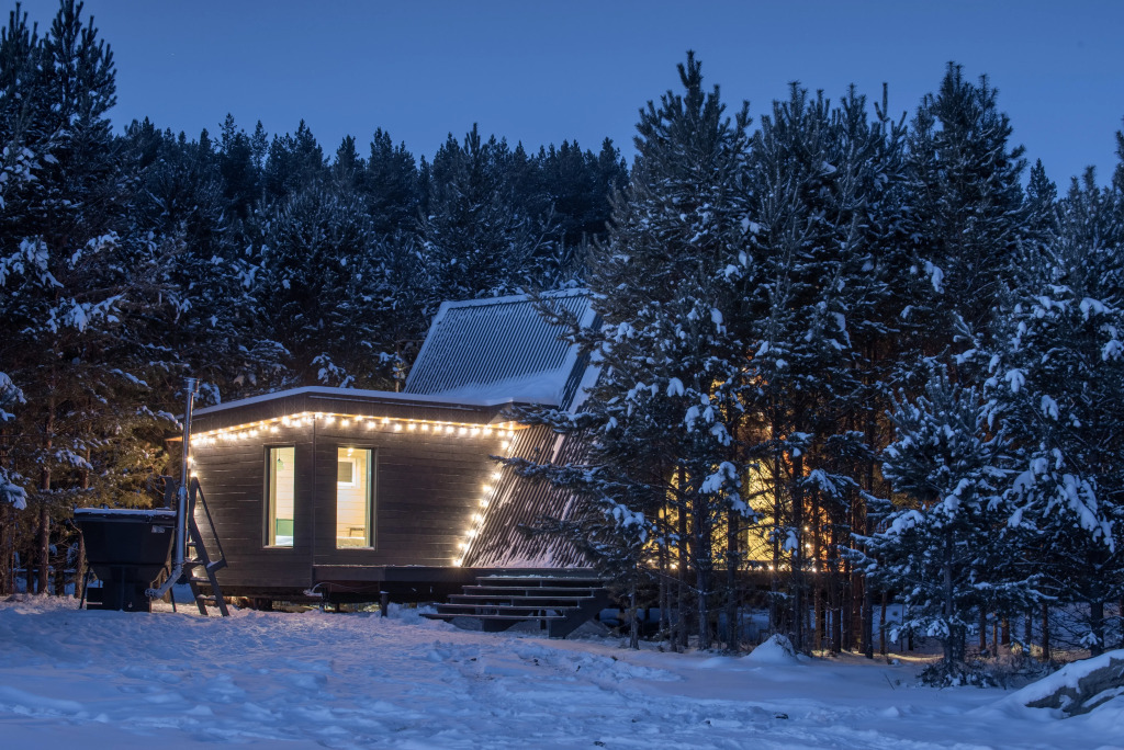 Фотография Коттеджа Частный дом Домик в лесу с баней и чаном