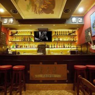 Фотографии хостела 
            Alessandro Palace & Bar