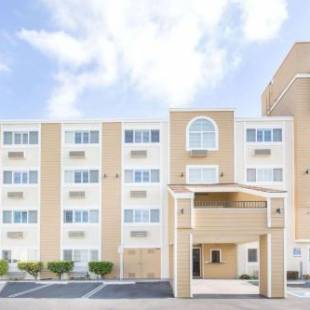 Фотографии гостиницы
Super 8 by Wyndham National City Chula Vista