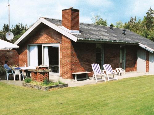 Фотография гостевого дома Two-Bedroom Holiday home in Væggerløse 25