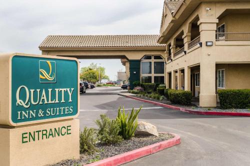 Фотографии гостиницы 
            Quality Inn & Suites Lathrop