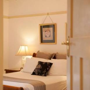 Фотографии гостиницы 
            Cobb & Co Court Boutique Hotel