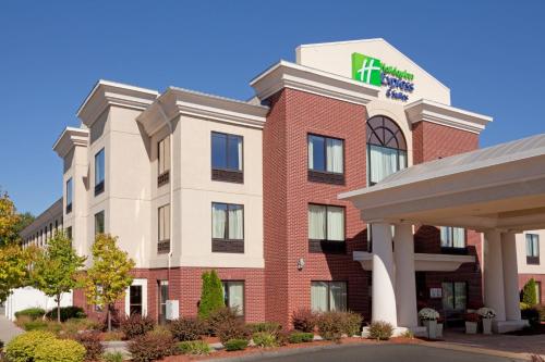 Фотография гостиницы Holiday Inn Express Hotel & Suites Manchester - Airport, an IHG Hotel