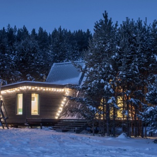 Фотография Коттеджа Частный дом Домик в лесу с баней и чаном