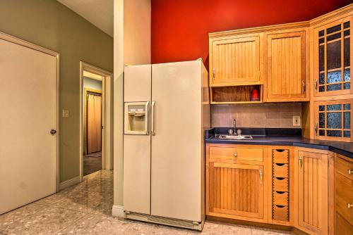 Фотографии гостевого дома
7-Acre Coastal Michigan Home with Hot Tub and Sauna!