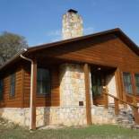 Фотография гостевого дома Wimberley Log Cabins Resort and Suites - The Oak Lodge