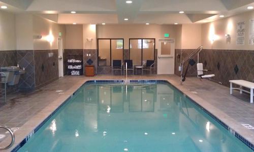 Фотография гостиницы Holiday Inn Express & Suites Tacoma Downtown, an IHG Hotel