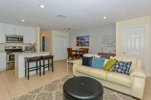 Фотография гостевого дома Lovely Cottage near the Beach and Downtown Sarasota