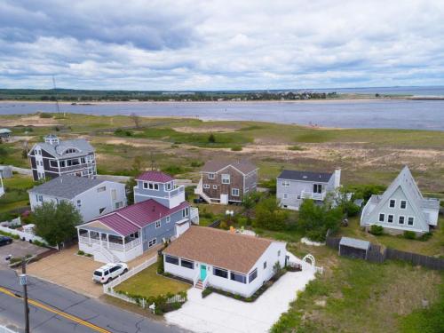 Фотография гостевого дома Plum Island Perfection