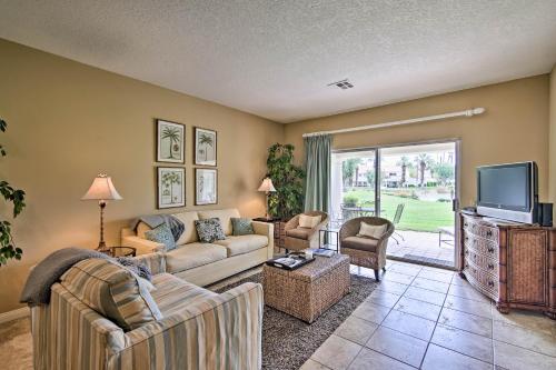 Фотография гостевого дома Palm Desert Country Club Home with Patio and Grill!