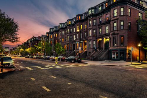 Фотография апарт отеля Stylish Studio in Boston Brownstone, C.Ave #21