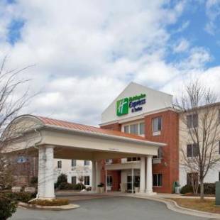 Фотографии гостиницы
Holiday Inn Express Hotel & Suites Mebane, an IHG Hotel