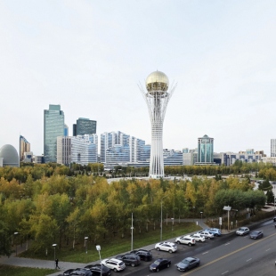 Фотография квартиры Апартаменты 3-х с 3мя кроватями, раскладным диваном и с шикарным видом на Байтерек