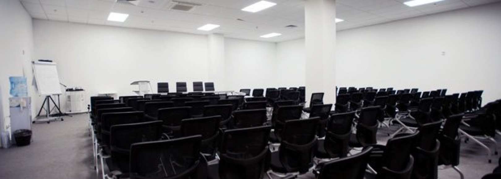 Фотография конференц-зала МВК Новосибирск Экспоцентр Конференц-зал 7