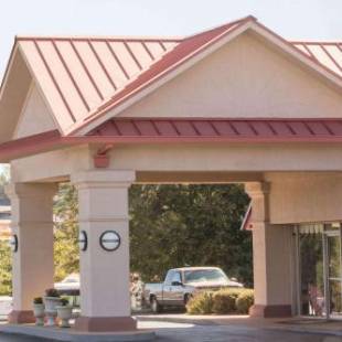 Фотографии гостиницы 
            Days Inn by Wyndham Forsyth