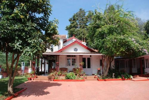 Фотография гостевого дома Colonial 4 B/R Home, Great for Families, Coonoor