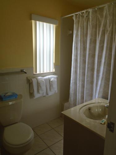 Фотография гостиницы Coral Key Inn