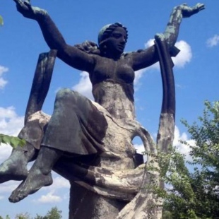 Фотография памятника Памятник Ткачихе