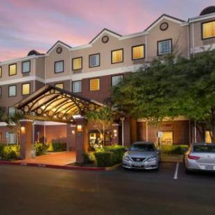 Фотографии гостиницы 
            Staybridge Suites Sacramento-Folsom, an IHG Hotel