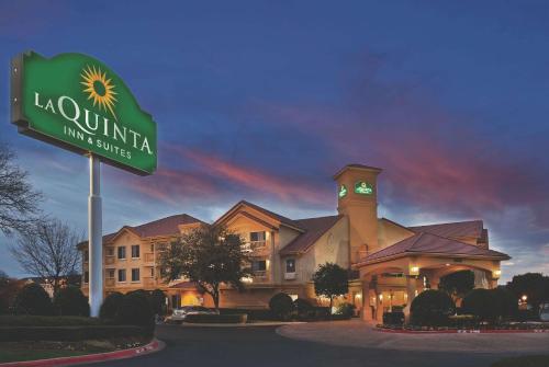 Фотография гостиницы La Quinta by Wyndham Dallas DFW Airport North