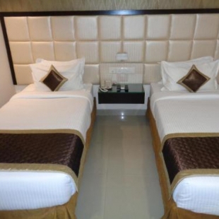 Фотография гостиницы The AVR Hotels & Banquets