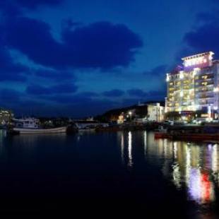 Фотографии гостиницы 
            Tongyeong Bay Condo Hotel