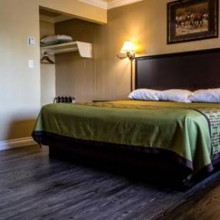 Фотографии мотеля
Charm Motel & Suites