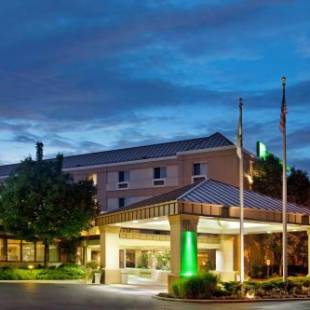 Фотографии гостиницы 
            Holiday Inn Hotel & Suites Chicago-Carol Stream/Wheaton, an IHG Hotel