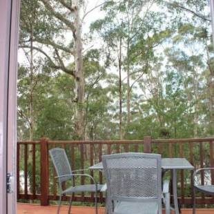 Фотографии гостевого дома 
            Green Leaves Cabin