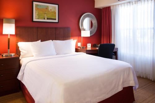 Фотография гостиницы Residence Inn by Marriott Fort Collins