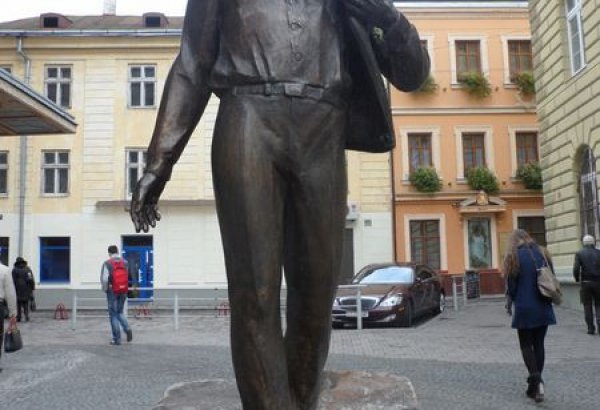 Фотография памятника Памятник В. Ивасюку