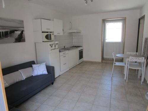 Фотография гостевого дома maisonnette avec jardin proche du Mont Saint Michel