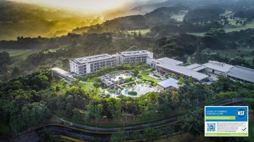 Фотографии гостиницы 
            Royal Tulip Gunung Geulis Resort and Golf
