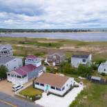 Фотография гостевого дома Plum Island Perfection