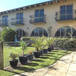 Фотографии мотеля 
            299 On Devon West