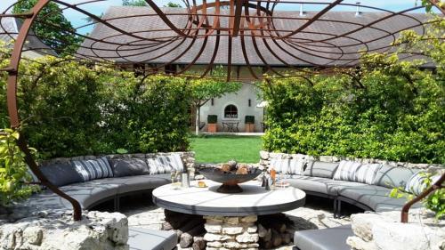 Фотография гостевого дома Les Loges de Saint Eloi- Gîtes