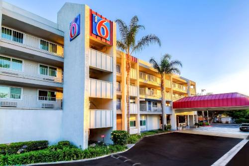 Фотография гостиницы Motel 6-Anaheim, CA - Maingate