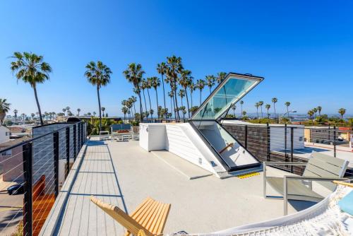 Фотография гостевого дома New Beach House, Steps to Sand