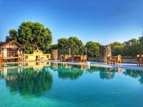 Фотографии гостиницы
Gir Lions Paw Resort with Swimming Pool