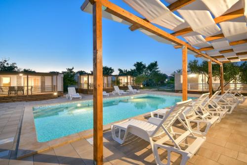 Фотография гостевого дома Mobile homes, camp Medanic Privlaka Zadar - private pool