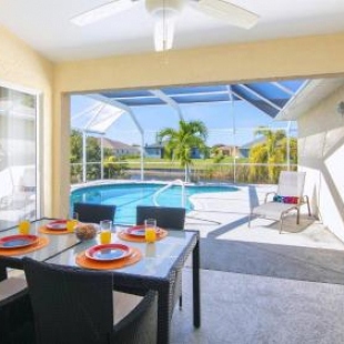 Фотография гостевого дома Riverview House with Pool