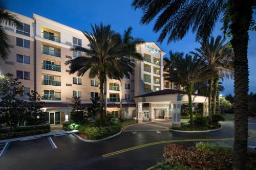 Фотография гостиницы Courtyard by Marriott Fort Lauderdale Weston