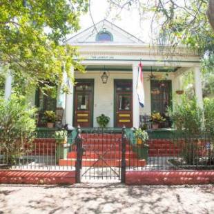 Фотографии мини отеля
The Lookout Inn