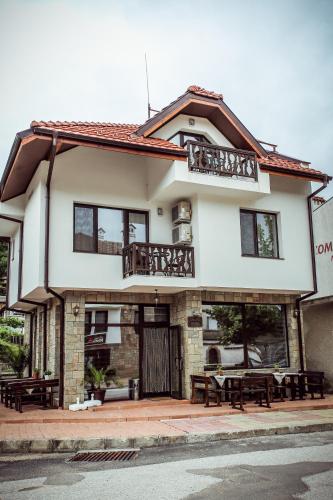 Фотография гостевого дома Бялата къща