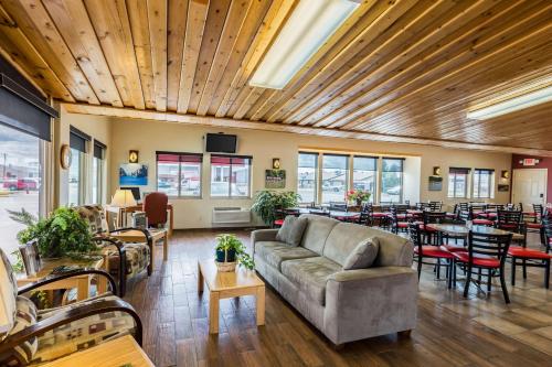 Фотография гостиницы Harmony Inn & Suites