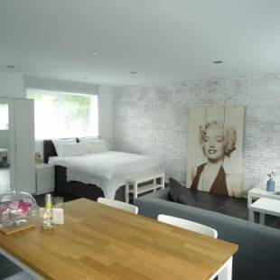 Фотографии мини отеля
B&B Sloterpark