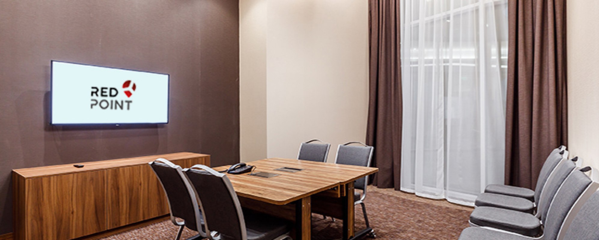 Фотографии комнаты для переговоров Мерло